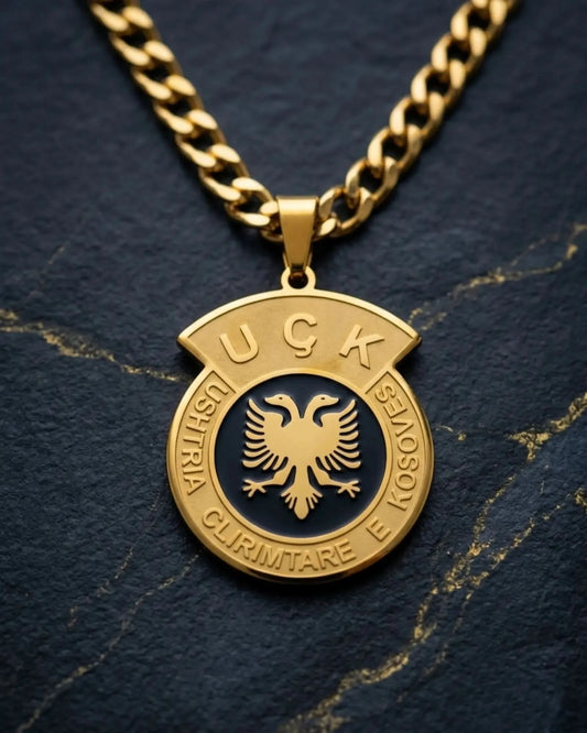 UQK Halskette – Kosovo Medaillon Doppelkopfadler Goldfarbig | Ushtria Çlirimtare e Kosovës - Albanien Shop