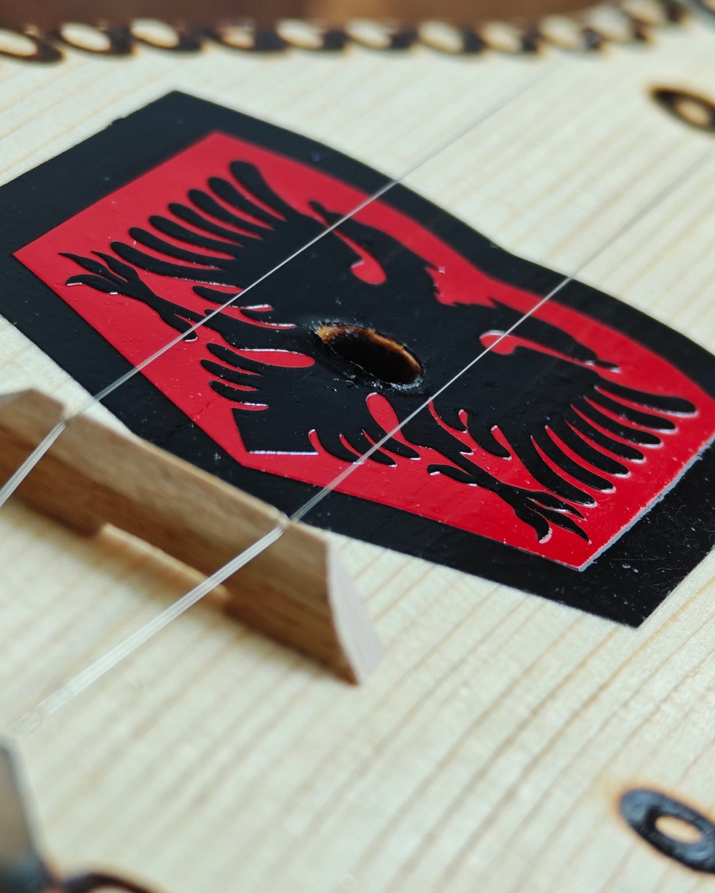 Handgefertigte Qifteli, perfekt für traditionelle Musik (M, ca. 80 cm) - Albanien Shop