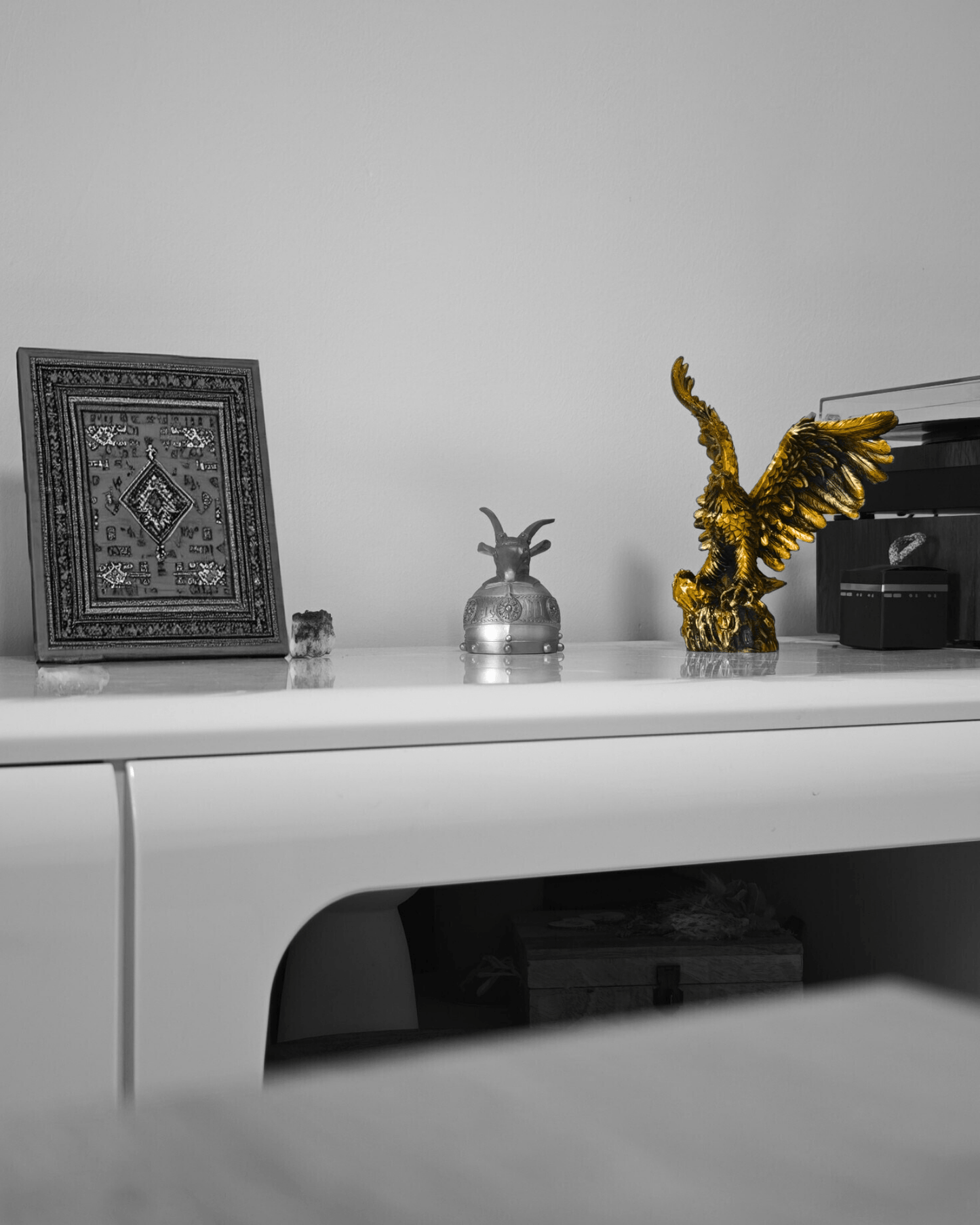Majestätischer Adler Figur – Gold - Optik - Albanien Shop