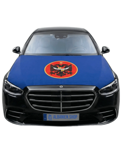 Dardania Motorhaubenflagge auf Auto montiert, blaue Dardanien Fahne mit Adler und Wappen für Autokorso