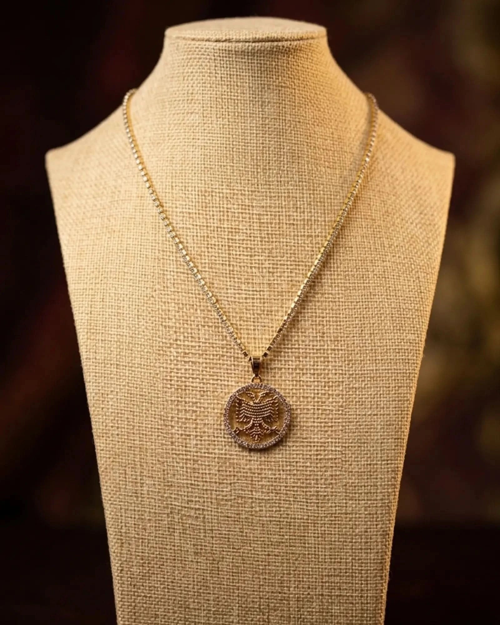 Shqiponja Kristall - Halskette – Albanischer Doppelkopfadler Medaillon mit Zirkonia - Tenniskette | Albanien Schmuck - Albanien Shop