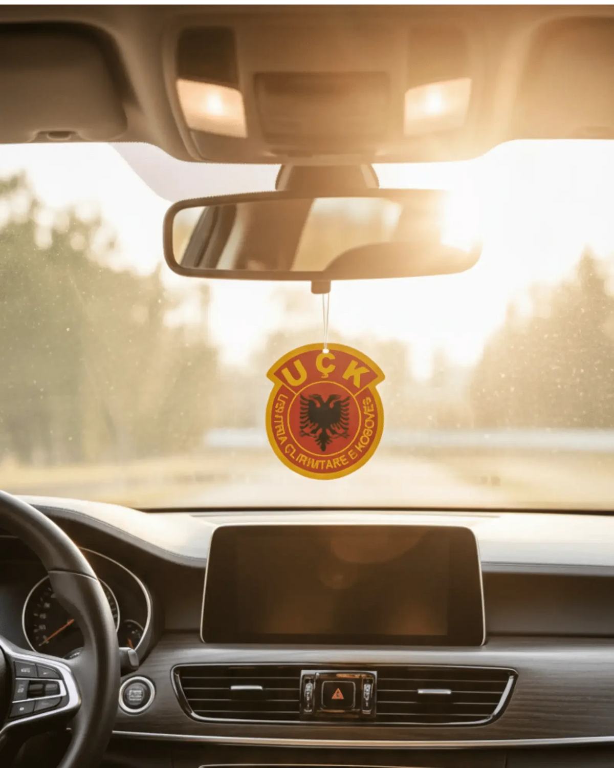 UÇK Auto-Duftbaum – Lufterfrischer mit Emblem