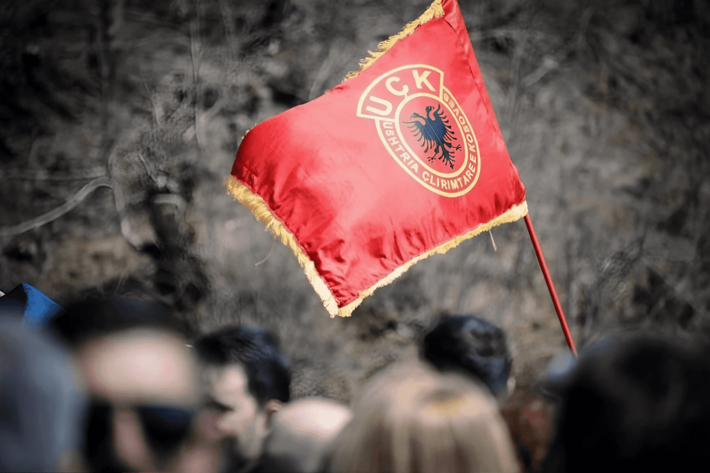 UÇK Flagge Premium 90 x 150 cm - Albanien Shop